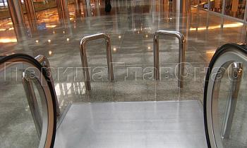 Защитный барьер эскалатора в Перми. Готовые проекты ПерилаГлавСнаб