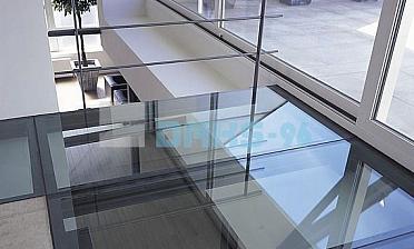 Стеклянный потолок на межэтажной площадке купить в Перми