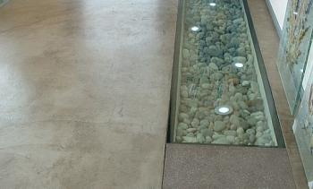 Стеклянный пол в квартиру с декоративной композицией в Перми. Готовые проекты ПерилаГлавСнаб