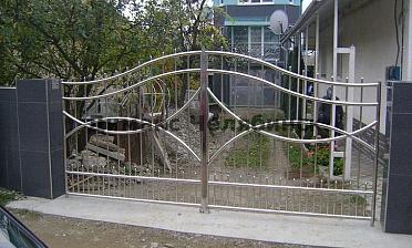 Нержавеющие двустворчатые калитки с вертикальным заполнением купить в Перми