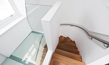 Стеклянный потолок в двухъярусной квартире в Перми. Готовые проекты ПерилаГлавСнаб