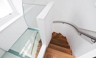 Стеклянный потолок в двухъярусной квартире купить в Перми