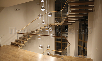 Перила для лестниц в частном доме в Перми. Готовые проекты ПерилаГлавСнаб