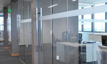 Цельностеклянные перегородки для офиса купить в Перми