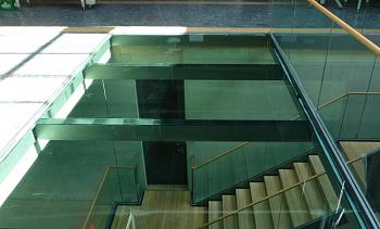 Стеклянный потолок в бизнес-центре в Перми. Готовые проекты ПерилаГлавСнаб