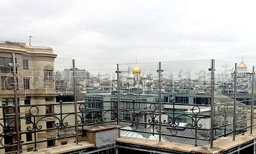 Ветрозащитное ограждение на стойках из нержавейки купить в Перми